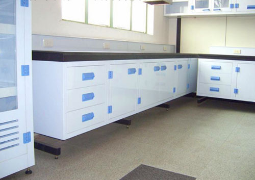 PP實驗臺抗強酸、化學藥品,耐沖擊,不腐蝕,不生銹,是各類實驗室配置中的更好材質選擇。 PP實驗臺抗強酸、化學藥品,耐沖擊,不腐蝕,不生銹,是各類實驗室配置中的更好材質選擇。